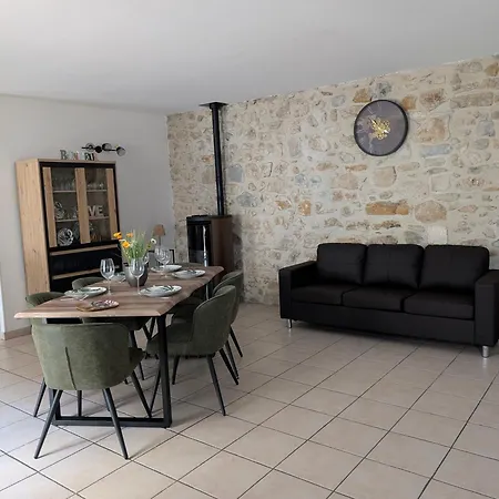 Casa vacanze Évasion vigneronne, jolie maison de village en pierre *